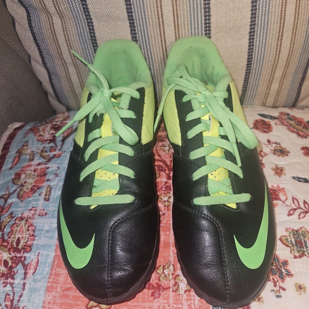 Nike Bomba Turf Soccer Cleats